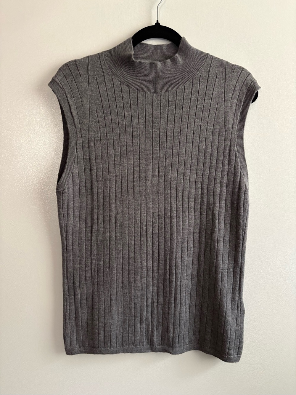 Banana Republic Extra Fine Merino Wool Gray Sleeveless Knit Sweater Vest XL